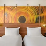 Pullman Отель